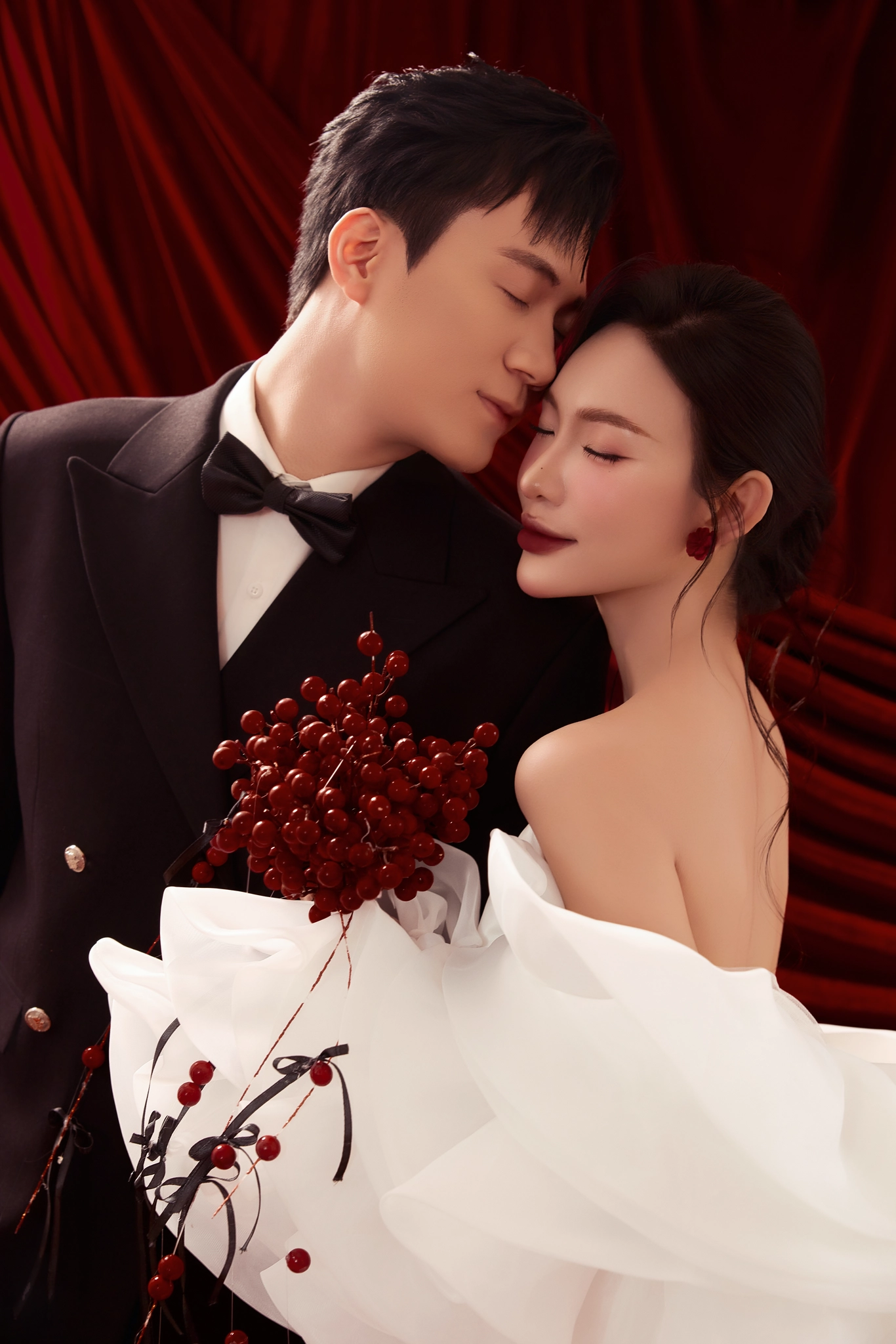 thiep-cuoi-online_1763112795_3269a65d